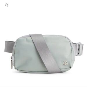 Lululemon everywhere belt bag 1L (grey)